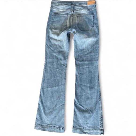 Women's Blue Flared Jeans 29” - Picture 2 of 6